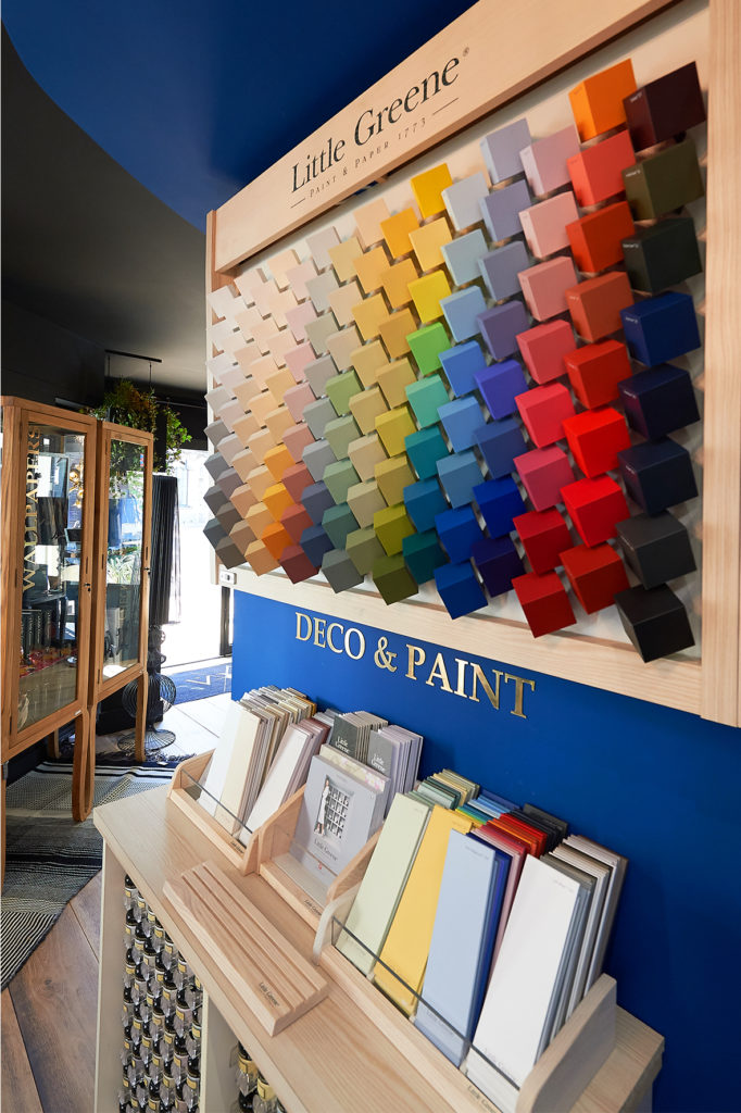 vesta-architecte-designer-les-sables-d-olonne-vendee-projet-commerce-retail-concept-aira-cholet-luxe-boutique-architecture-interieur-design-decoration-mobilier-05
