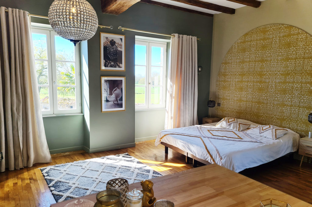 vesta-architecte-designer-les-sables-d-olonne-vendee-projet-zesto-nueil-les-aubiers-cholet-maison-bourgeoise-luxe-decoration-renovation-architecture-chambre (2)